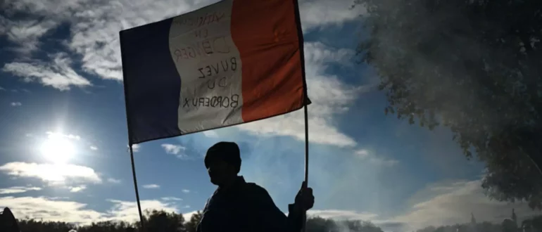 Franse regering biedt steun aan noodlijdende wijnbouwers, maar geen oplossing op lange termijn