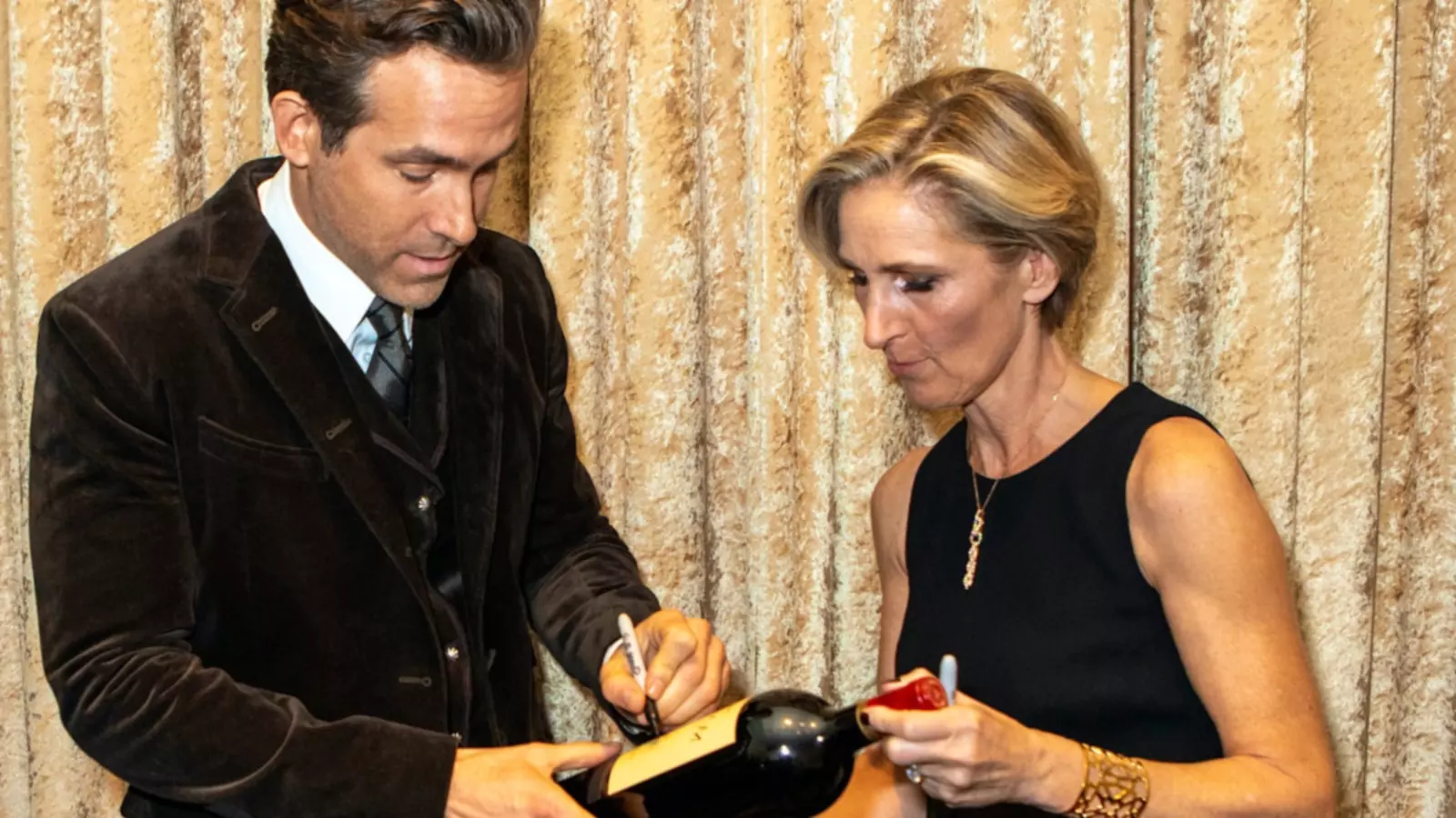 Ryan Reynolds fête le prix de l'American Cinematheque au Château Malartic-Lagravière