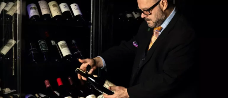 Sommelier Konuşması: Robert Stelmachuk Mott 32'de Şarabın Çok Yönlülüğünü Gösteriyor