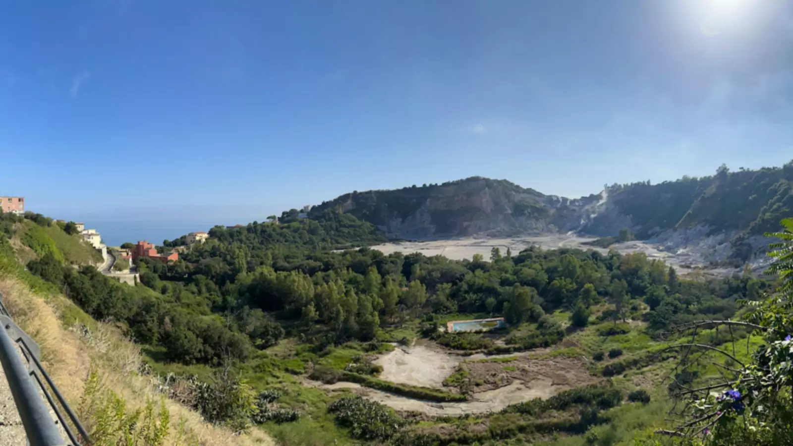 Anggur Vulkanik Napoli ' Anggur Vulkanik