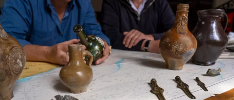 Stars and Stripes Forever: Did 340-Year-Old Shipwrecked Wine Belong to George Washington ' s Family?